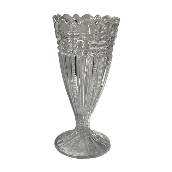 Antique EAPG Bryce “Paris” vase with vertical panels and zipper cross 6.5”. - Picture 2 of 6